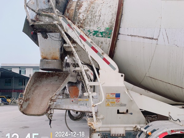 徐工G4806E攪拌車