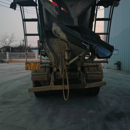 徐工G4806E搅拌车