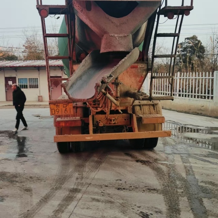 徐工G4806E搅拌车