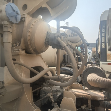 徐工G4806E搅拌车