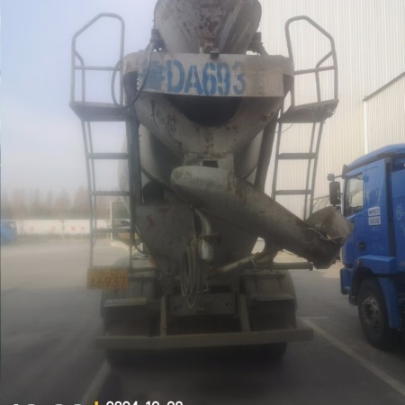 徐工G4806E搅拌车