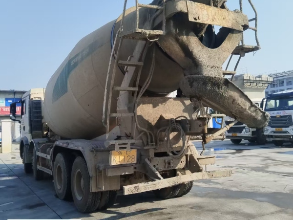 徐工G4806E攪拌車