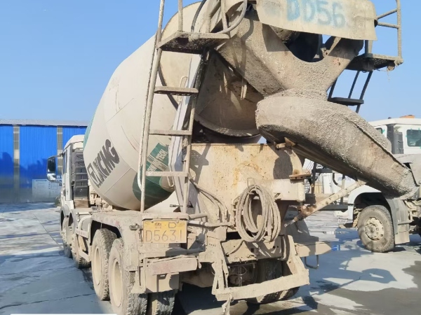 徐工G4806E攪拌車