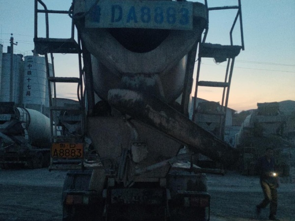 徐工G4806E攪拌車