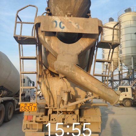 徐工G4806E搅拌车