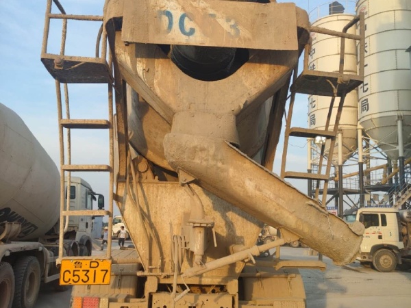 徐工G4806E攪拌車