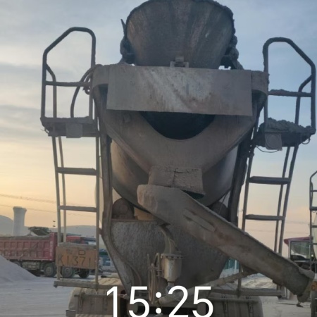 徐工G4806E搅拌车