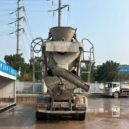 徐工G4806E搅拌车