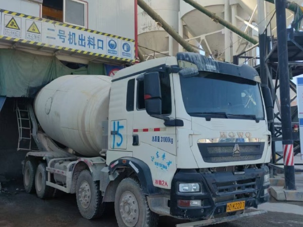 徐工G4806E攪拌車