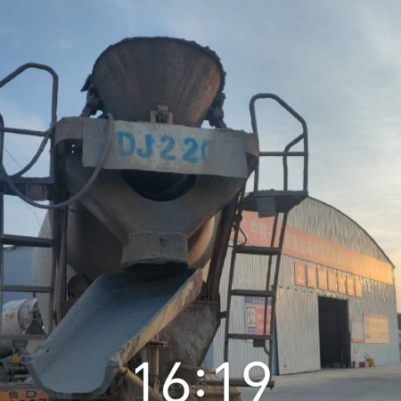 徐工G4806E搅拌车