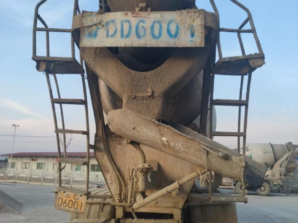 徐工G4806E攪拌車