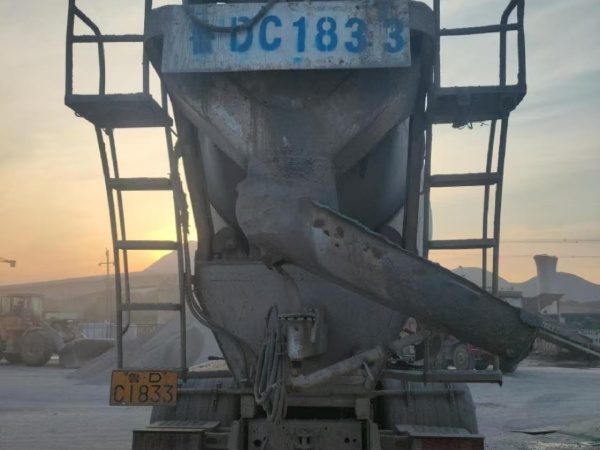 徐工G4806E攪拌車