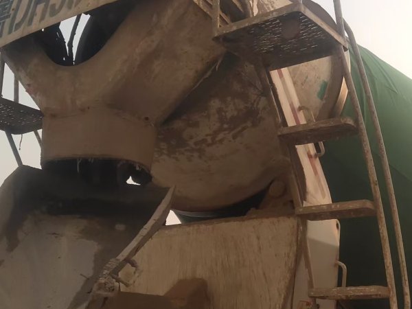 徐工G4806D攪拌車