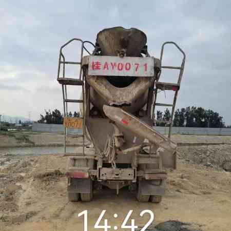 徐工G4805E搅拌车