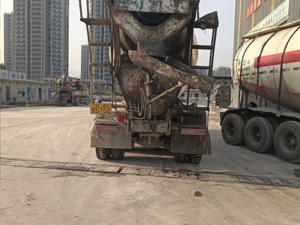 徐工G4805E攪拌車