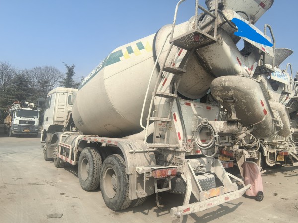 徐工G4806E攪拌車