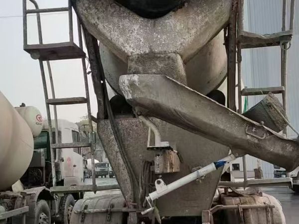 徐工G4804B攪拌車