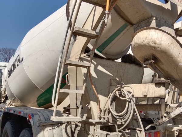 徐工G4804B攪拌車