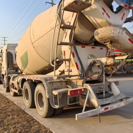 徐工G4805E搅拌车