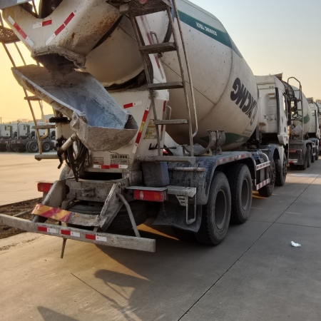 徐工G4805E搅拌车