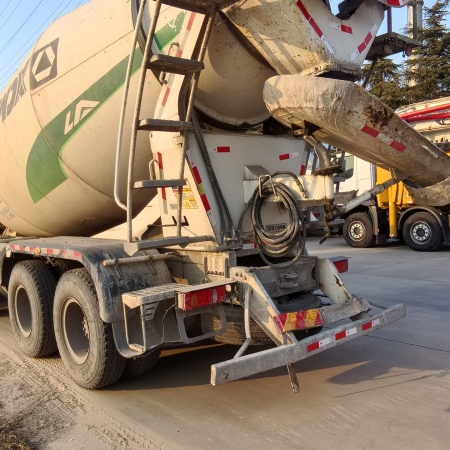 徐工G4805E搅拌车