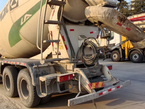 徐工G4805E攪拌車