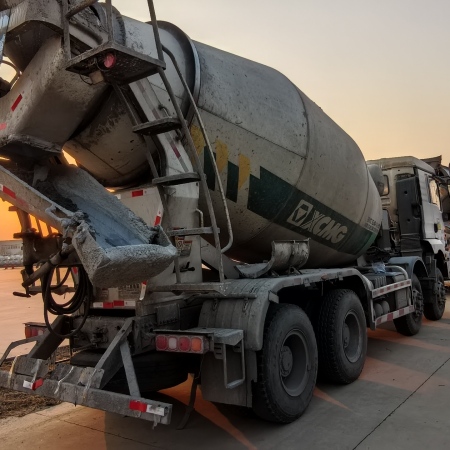 徐工G4805E搅拌车