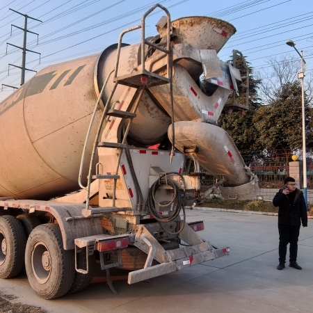 徐工G4805E搅拌车