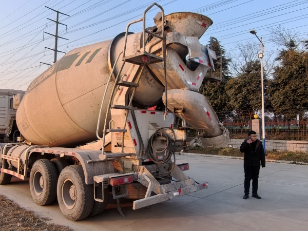 徐工G4805E攪拌車