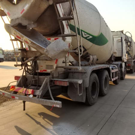 徐工G4805E搅拌车