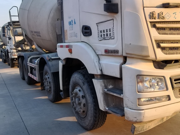 徐工G4805E攪拌車