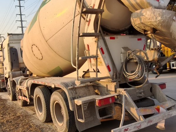 徐工G4805E攪拌車