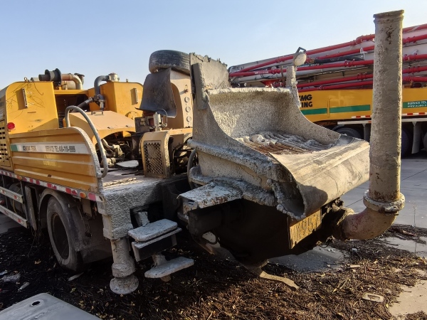 徐工HBC10022V混凝土車載泵