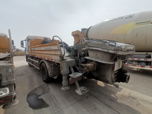 徐工HBC10018V混凝土車載泵