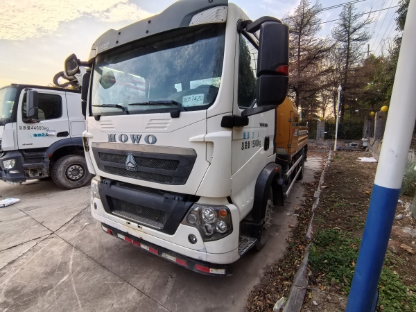 徐工HBC10018V混凝土車載泵