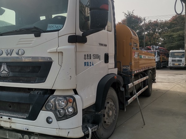 徐工HBC10018V混凝土車載泵