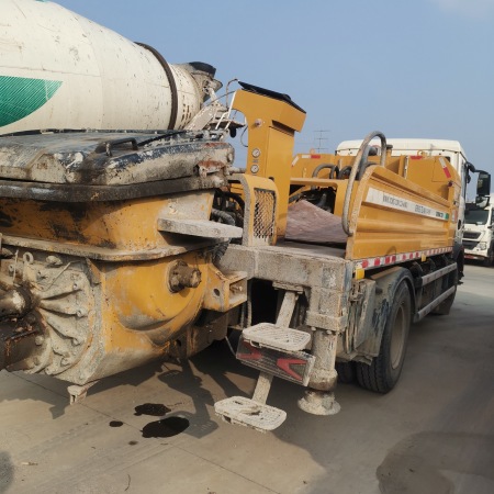 徐工HBC10018V混凝土车载泵