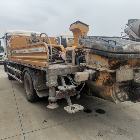 徐工HBC10018V混凝土车载泵