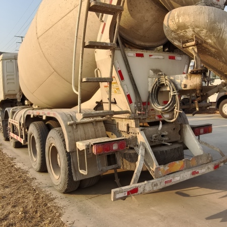 徐工G4805E搅拌车