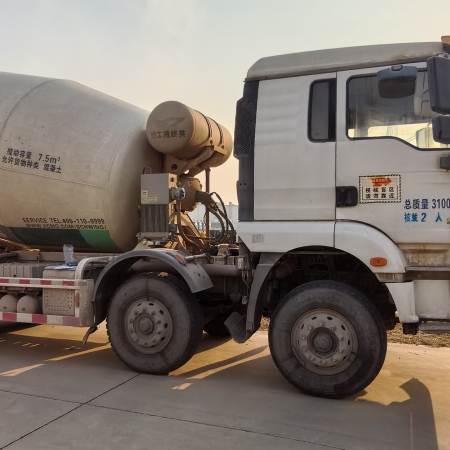 徐工G4805E搅拌车