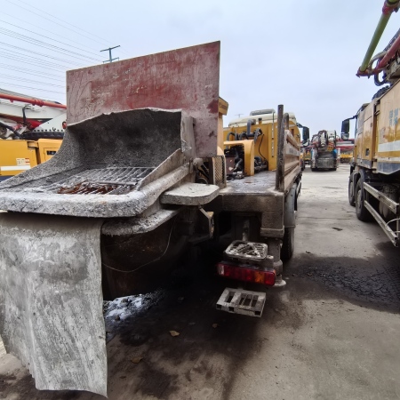 徐工HBC10020K混凝土车载泵