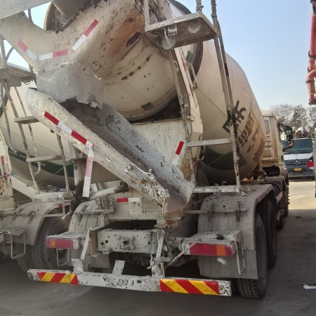 徐工G4805E搅拌车