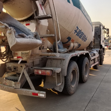 徐工G4805E搅拌车