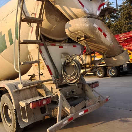 徐工G4805E搅拌车