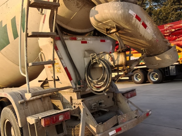 徐工G4805E攪拌車