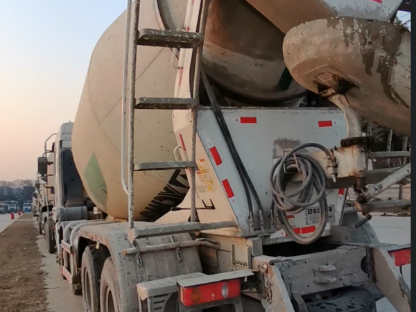 徐工G4805E攪拌車