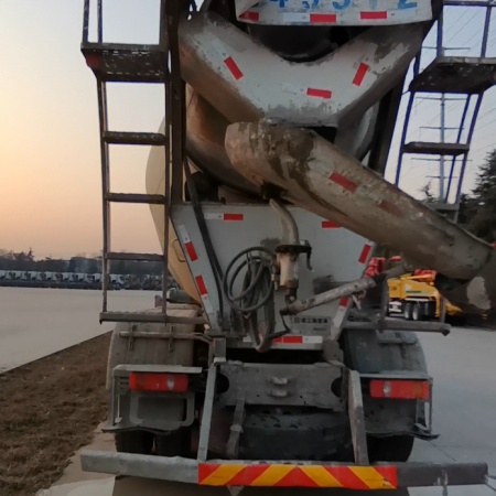 徐工G4805E搅拌车