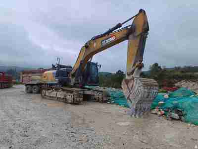 徐工XE335GK履帶式挖掘機