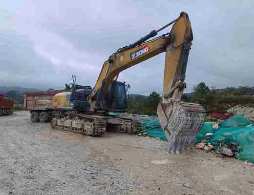 徐工XE335GK履带式挖掘机