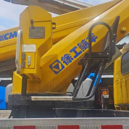 徐工GKS28BJ44伸缩臂